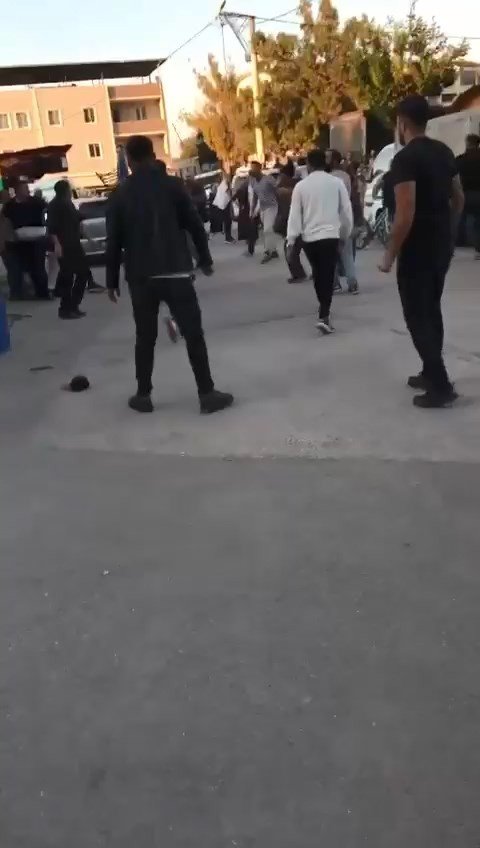 Bursa’da Pazar Esnafı Birbirine Girdi, Ortalık Savaş Alanına Döndü