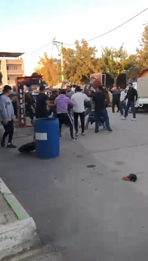 Bursa’da Pazar Esnafı Birbirine Girdi, Ortalık Savaş Alanına Döndü