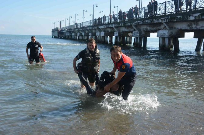 Ordu’da İskeleden Denize Atlayan Şahsı İtfaiye Kurtardı