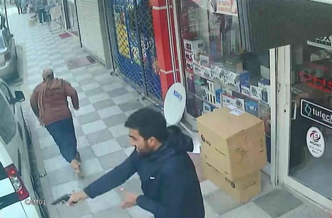 Tabancasını Hazırlayıp Husumetlilerine Kurşun Yağdırdı