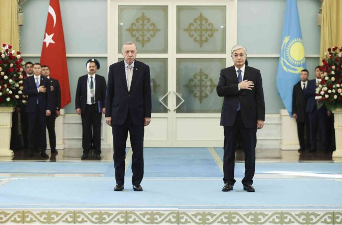 Cumhurbaşkanı Erdoğan, Kazakistan’da Resmi Törenle Karşılandı
