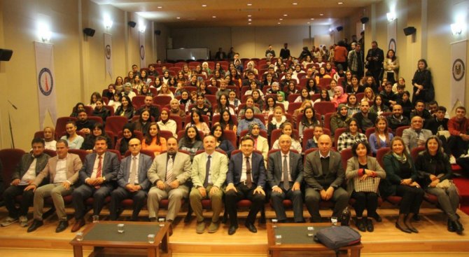 Dpü’de Dünya Dili Türkçe Konferansı