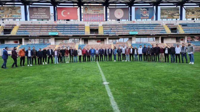 Beşiktaş Başkanı Çebi’den Babasına Jest