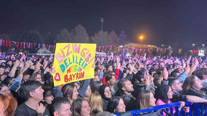 Düzce Gençlik Günleri Başladı, Ünlü Grup Manga Düzcelileri Coşturdu