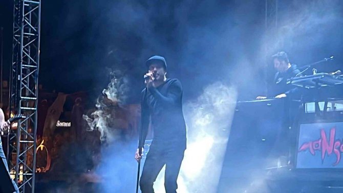 Düzce Gençlik Günleri Başladı, Ünlü Grup Manga Düzcelileri Coşturdu