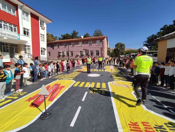 Elazığ’da Trafik Bilinci Gelişimi Faaliyetleri Sürüyor