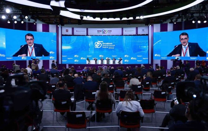 Bakan Dönmez: "Rusya İle İlişkilerimiz Sadece Enerji Değil, Çok Farklı Alanlarda Da Devam Ediyor"