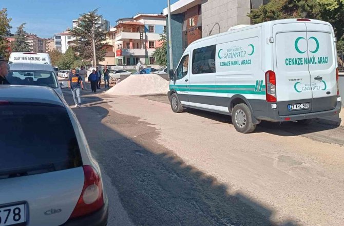 Çalıştığı İş Yerinin Deposunda Ölü Bulundu