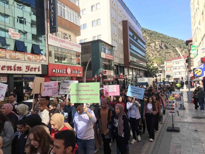 Gümüşhane’de Meme Kanserine Farkındalık Oluşturmak İçin Yürüdüler