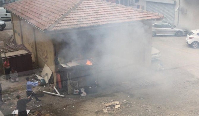 İ̇zmir’de Vicdansızlık: Kilitli Kulübedeki Köpek Yakılarak Telef Oldu