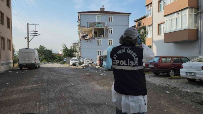 Karabük’te Bir Binada Yaşanan Patlamanın Dehşeti Gündüz Ortaya Çıktı