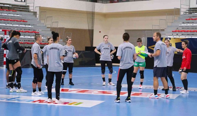 Kastamonu Belediyespor, Şampiyonlar Ligi Maçı Hazırlıklarına Başladı