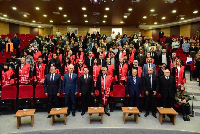 Kastamonu’da Tıp Fakültesi Öğrencileri Beyaz Önlüklerini Giydi