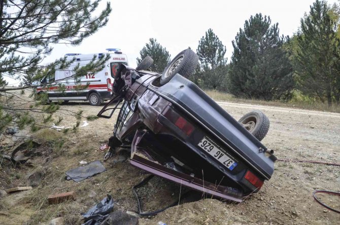 Mantar Toplamak İçin Yola Çıktıkları Otomobil Takla Attı: 2 Yaralı