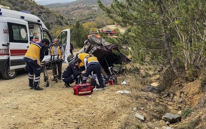 Mantar Toplamak İçin Yola Çıktıkları Otomobil Takla Attı: 2 Yaralı