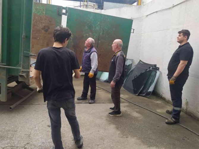 Her Ay 30 Ton Cam Atığı Geri Dönüşüme Kazandırılıyor