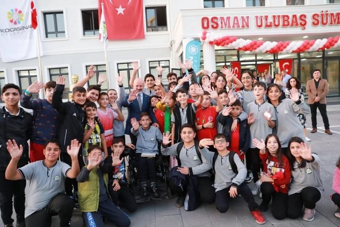 Bakan Özer, Kocasinan’da Ortaokul Öğrencileriyle Bir Araya Geldi