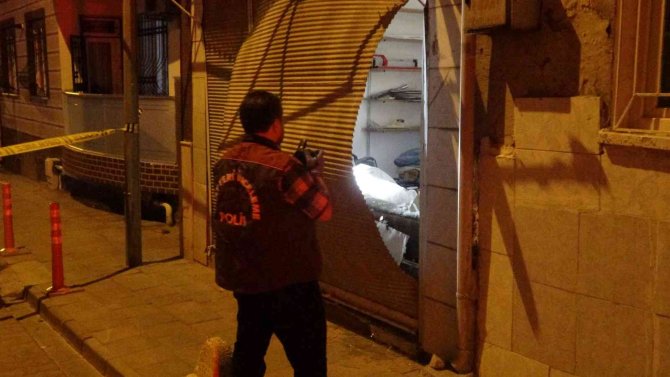 Sigara İçeyim Derken Mahalleyi Yakıyordu
