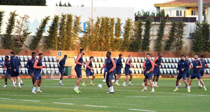 Medipol Başakşehir, Rfs Maçı Hazırlıklarını Tamamladı