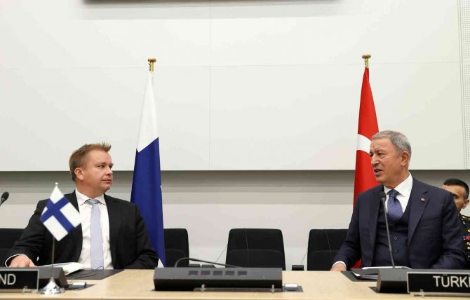 Bakan Akar, Finlandiya Savunma Bakanı Kaikkonen İle Görüştü