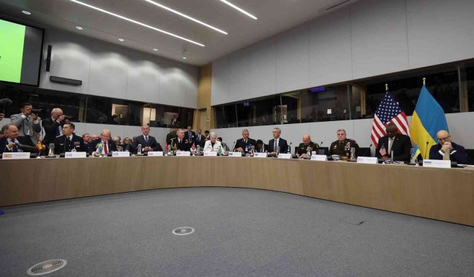Milli Savunma Bakanı Akar, Ukrayna Savunma Temas Grubu Toplantısı’na Katıldı