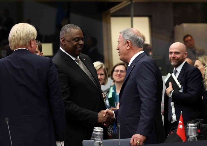 Milli Savunma Bakanı Akar, Ukrayna Savunma Temas Grubu Toplantısı’na Katıldı