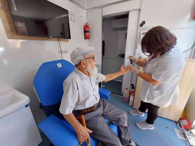 Mobil Sağlık Tarama Aracı İle Kırsal Mahallelerde Hizmet Veriliyor
