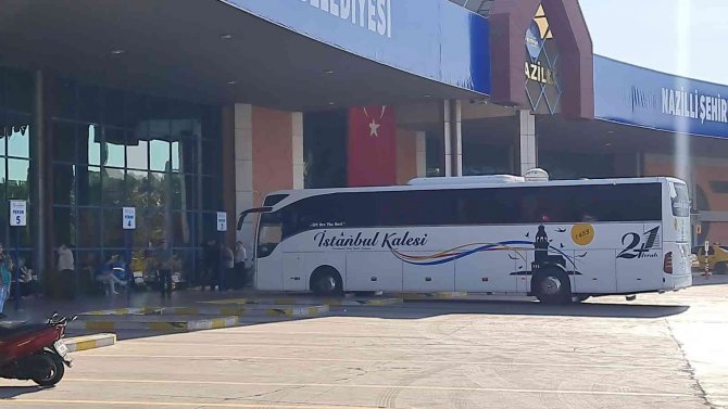 Otobüs Kaptanı, Terminalde Köpeğin Saldırısına Uğradı