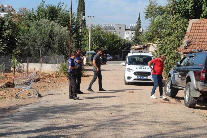 Sokak Ortasında Silahlı Saldırıya Uğrayan Yaşlı Kadın Öldü