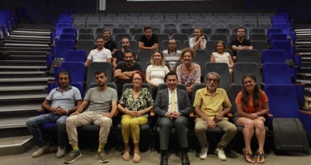 Perdeler “Yalancı Aranıyor” İle Açılıyor