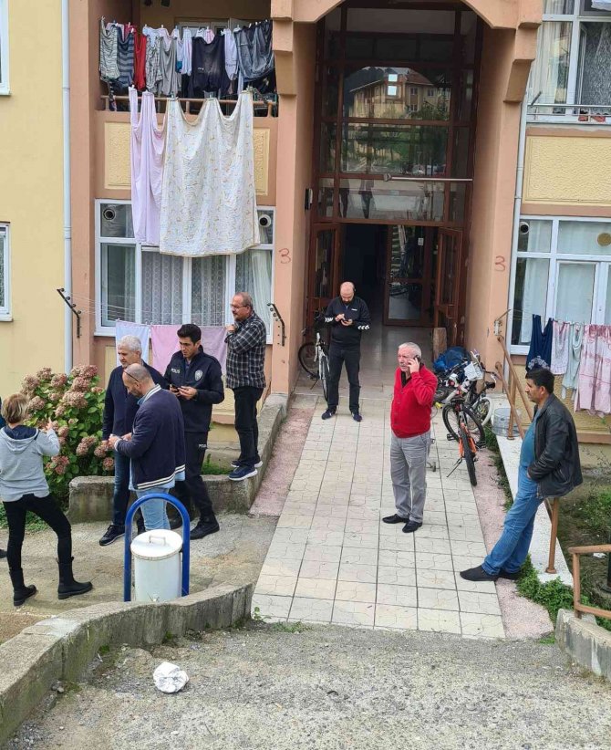 3 Gündür Haber Alınamayan Adam Evinde Ölü Bulundu