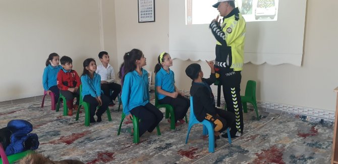 Tavşanlı’da 218 Öğrenciye Temel Trafik Eğitimi Verildi