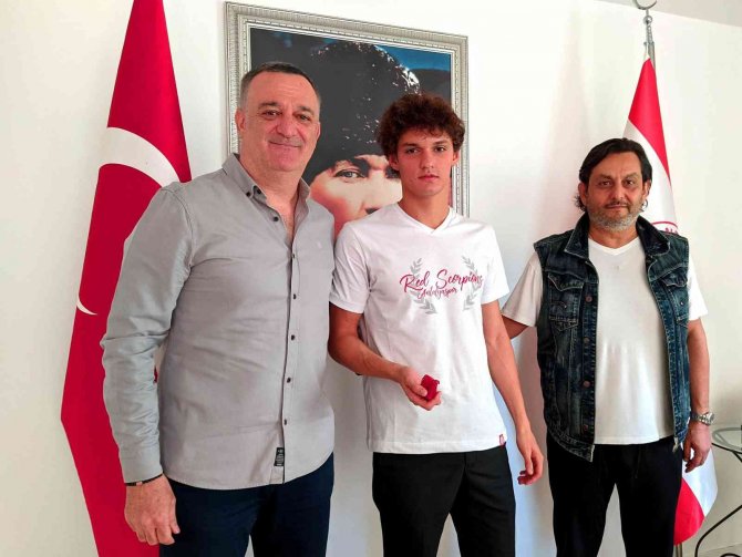 Antalyasporlu Yüzücüler Ödüllendirildi