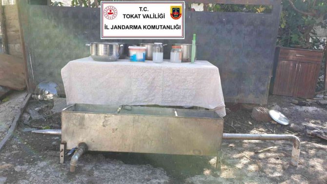 Tokat’ta Kaçak Alkol Operasyonu: 5 Gözaltı