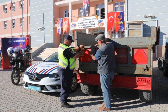 Traktör Sahiplerine ’’Reflektör’’ Uyarısı