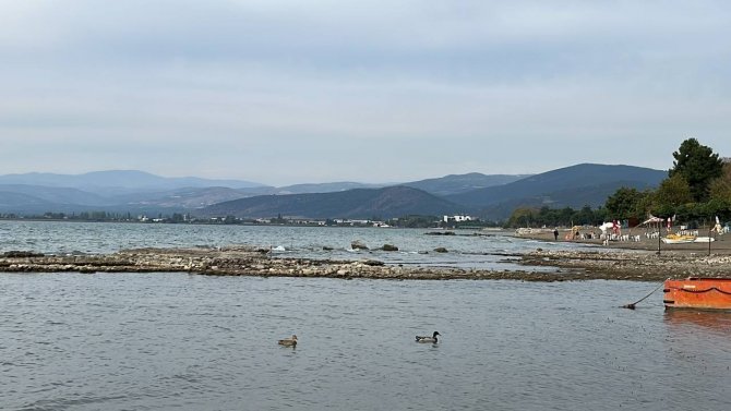 Kuraklık Vurdu...2 Bin Yıllık Tarihi Bazilika Resmen Su Üzerine Çıktı