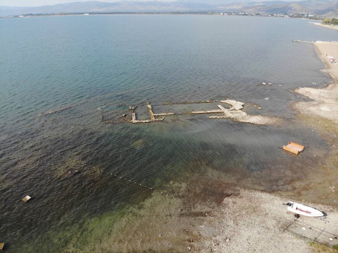 Kuraklık Vurdu...2 Bin Yıllık Tarihi Bazilika Resmen Su Üzerine Çıktı
