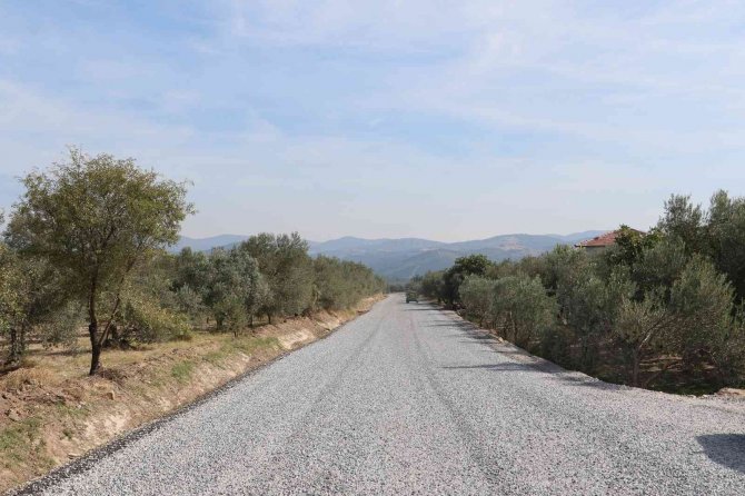 Manisa Büyükşehir Belediyesi Akhisar’ın Yollarını Asfaltladı