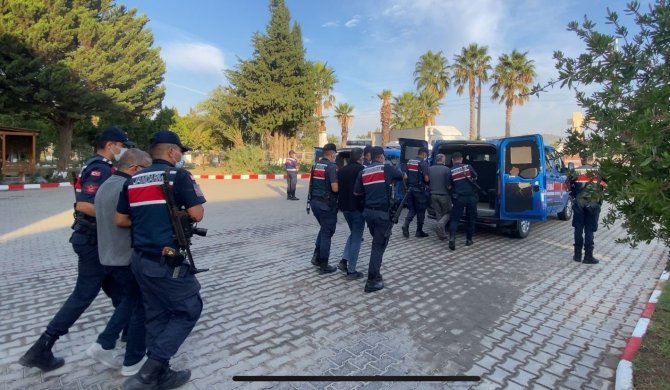 İ̇zmir’de Göçmen Kaçakçılığı Operasyonu: 5 Tutuklama