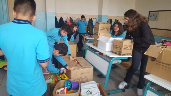 “Oyuncak Kardeşliği” Köy Okulu Öğrencilerinin Yüzünü Güldürdü