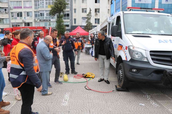 Vatandaşlara Arama-kurtarma Ve İlk Yardım Eğitimi