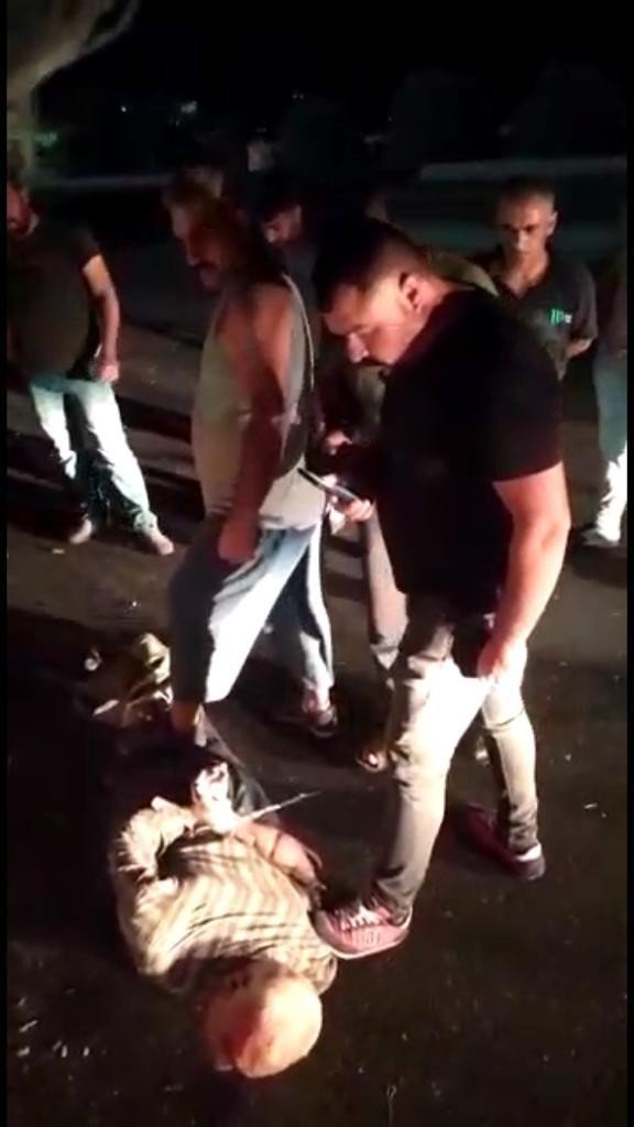 Hırsızlık Şüphelisinin Elini Kolunu Bağlayıp Polise Teslim Ettiler