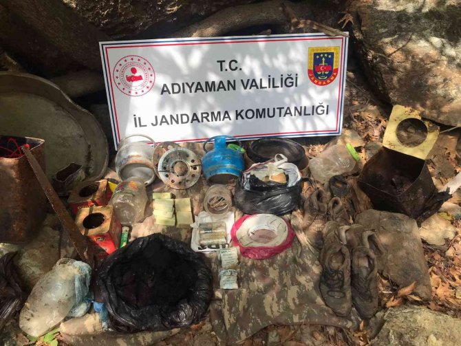 Teröristlerin Yaşam Malzemeleri Toprağa Gömülü Bulundu