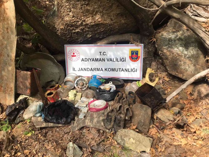 Teröristlerin Yaşam Malzemeleri Toprağa Gömülü Bulundu