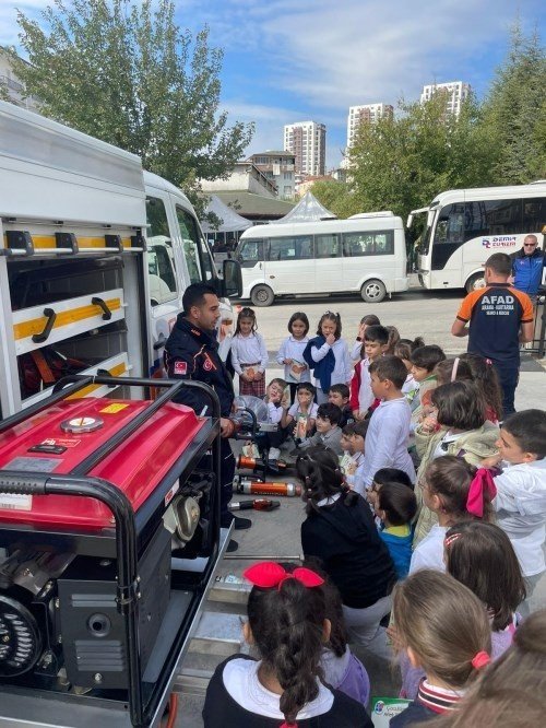 Afad Ekipleri Stant Açtı