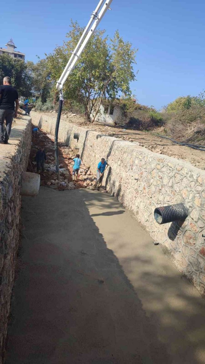 Alanya Belediyesi Yarderesindeki Çalışmalara Hızla Devam Ediyor