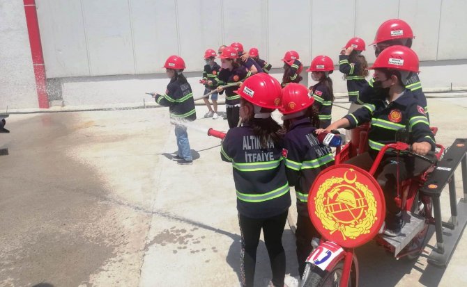 Altınova’da Öğrencilere Yangın Eğitimi