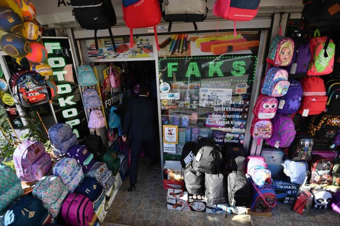 Bahçelievler Belediyesi’nden 65 Bin Öğrenciye Kırtasiye Desteği