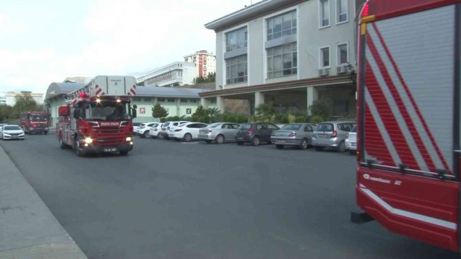 Başakşehir’de Bulunan Bir Lisede Yangın Paniği