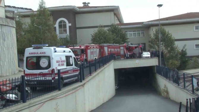 Başakşehir’de Bulunan Bir Lisede Yangın Paniği